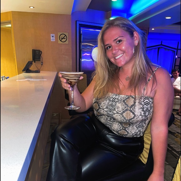 Meet your Posher, Macayla - Picture 1 of 1